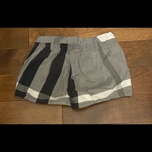 Burberry girls shorts